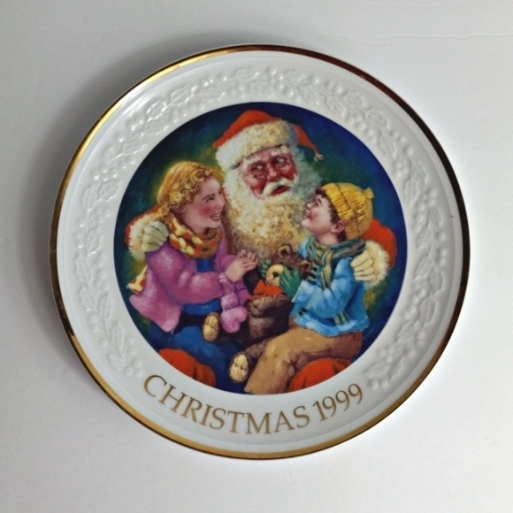Avon Other - VINTAGE AVON CHRISTMAS COLLECTIBLE PLATE SANTA’S TENDER MOMENTS 1999 PORCELAIN